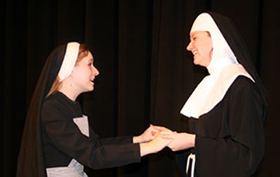 Sound_of_Music_-_two_nuns_400px.jpg