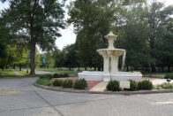 The Avenue fountain