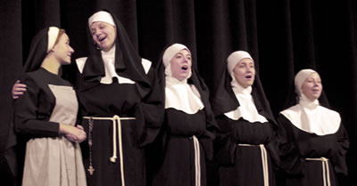 Sound_of_Music_-_nuns_practice_400px.jpg