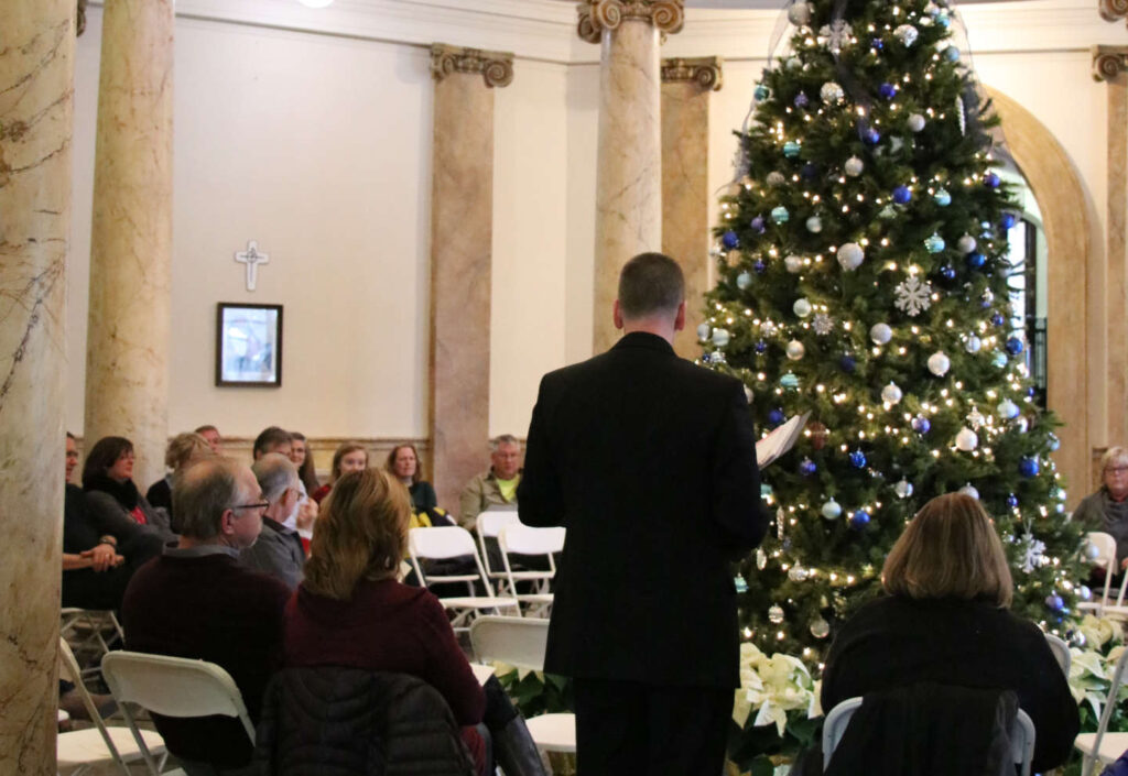 The SMWC Chorale performs Christmas music in the Guerin Rotunda