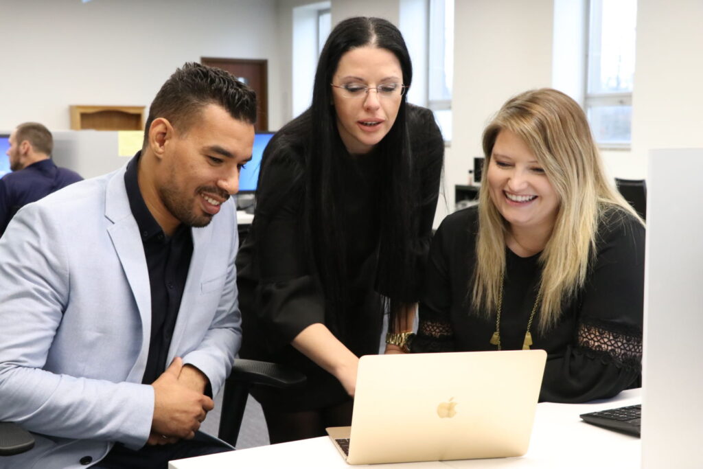 smwc-students-with-professor