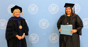 President King and Zuo with the award