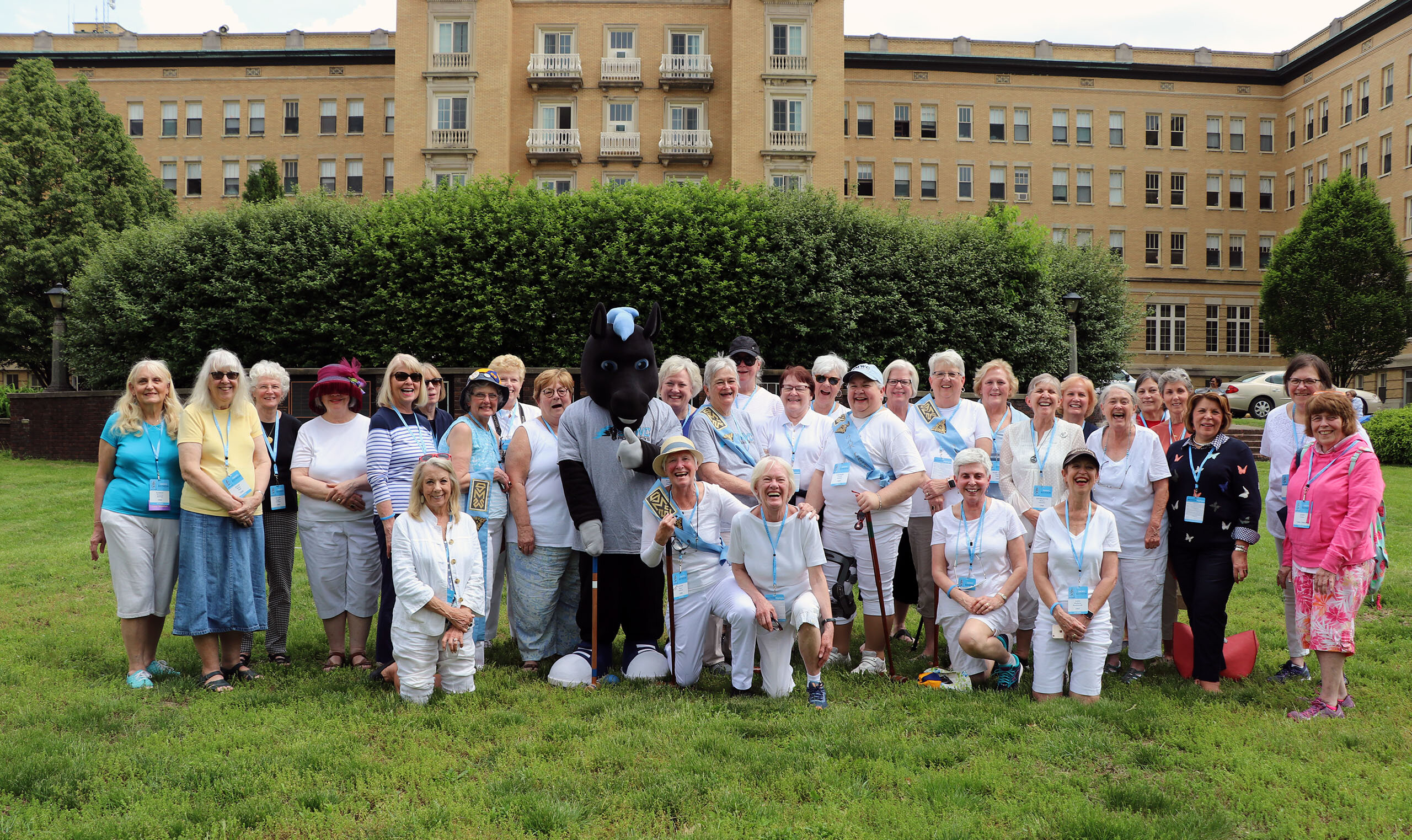 Reunion 2019 croquet players with Onyx