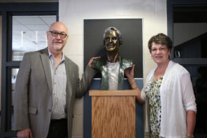 John and Judie Knoerle with the sculpture